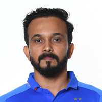 केदार जाधव